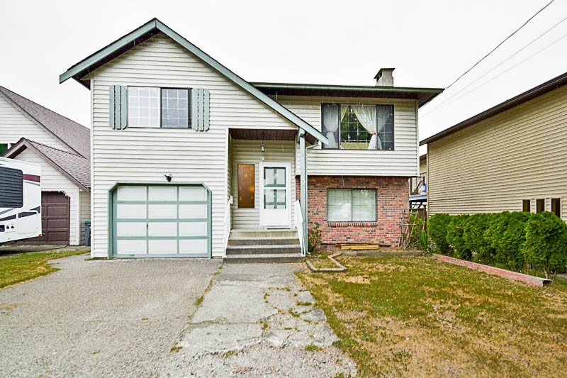 Main Photo: 15069 98 Avenue in Surrey: Guildford House for sale in "GUILDFORD / BONNACCORD" (North Surrey)  : MLS®# R2190173