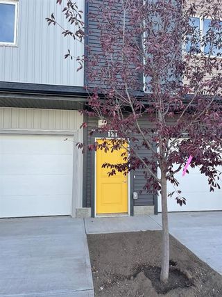 Photo 3: 123 301 REDSTONE Boulevard in Calgary: Redstone Row/Townhouse for sale : MLS®# A1246264