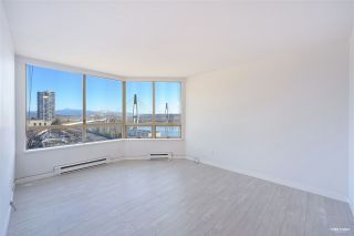 Photo 2: 700 328 CLARKSON Street in New Westminster: Downtown NW Condo for sale in "HIGHOURNE TOWER" : MLS®# R2544152