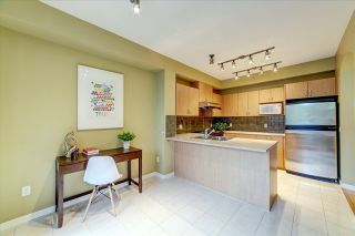 Photo 8: 51 2978 WHISPER WAY in Coquitlam: Westwood Plateau Townhouse for sale : MLS®# R2473168