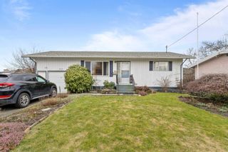 Main Photo: 8530 HOWARD Crescent in Chilliwack: Chilliwack Proper South House for sale : MLS®# R2873962