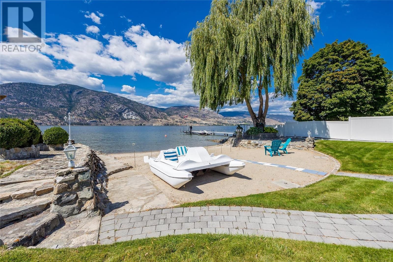 Main Photo: 4561 Lakeside Road, in Penticton: House for sale : MLS®# 10282013