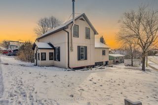 Photo 1: 64 Bond Street E in Kawartha Lakes: Fenelon Falls House (2-Storey) for sale : MLS®# X6004495