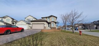 Photo 3: 211 Golden Eagle Drive in Winnipeg: Eaglemere Residential for sale (3E)  : MLS®# 202225722