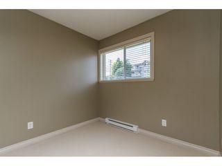Photo 17: 4 33321 GEORGE FERGUSON Way in Abbotsford: Central Abbotsford Townhouse for sale in "Cedar Lane" : MLS®# R2082574