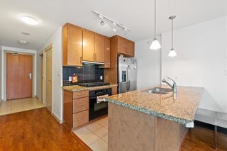 Photo 2: 2706 1189 MELVILLE Street in Vancouver: Coal Harbour Condo for sale (Vancouver West)  : MLS®# R2644097