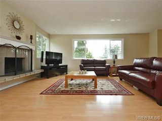 Photo 2: 3349 Betula Pl in VICTORIA: Co Triangle House for sale (Colwood)  : MLS®# 735749