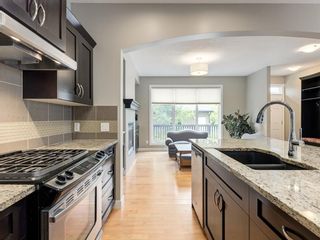 Photo 6: 3107 5 Street NW in Calgary: Mount Pleasant Semi Detached for sale : MLS®# A1021292