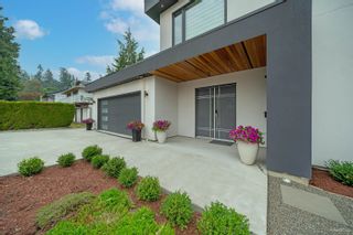 Photo 3: 720 IVY Avenue in Coquitlam: Coquitlam West House for sale : MLS®# R2843822