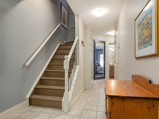 Photo 3: 502 10 Discovery Ridge Hill SW in Calgary: Discovery Ridge Row/Townhouse for sale : MLS®# A1050015