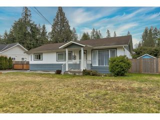 Photo 2: 19854 37A Avenue in Langley: Brookswood Langley House for sale in "Brookswood" : MLS®# R2662417