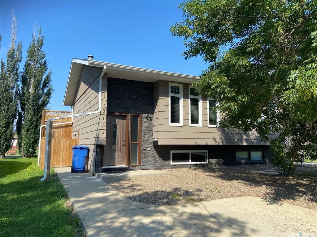 Main Photo: A 11313 Clark Drive in North Battleford: Centennial Park Residential for sale : MLS®# SK906289