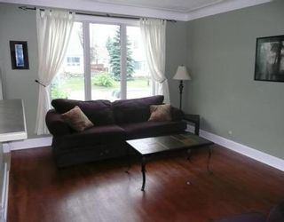 Photo 2: 108 Vivian Avenue: Residential for sale (St. Vital)  : MLS®# 2913169