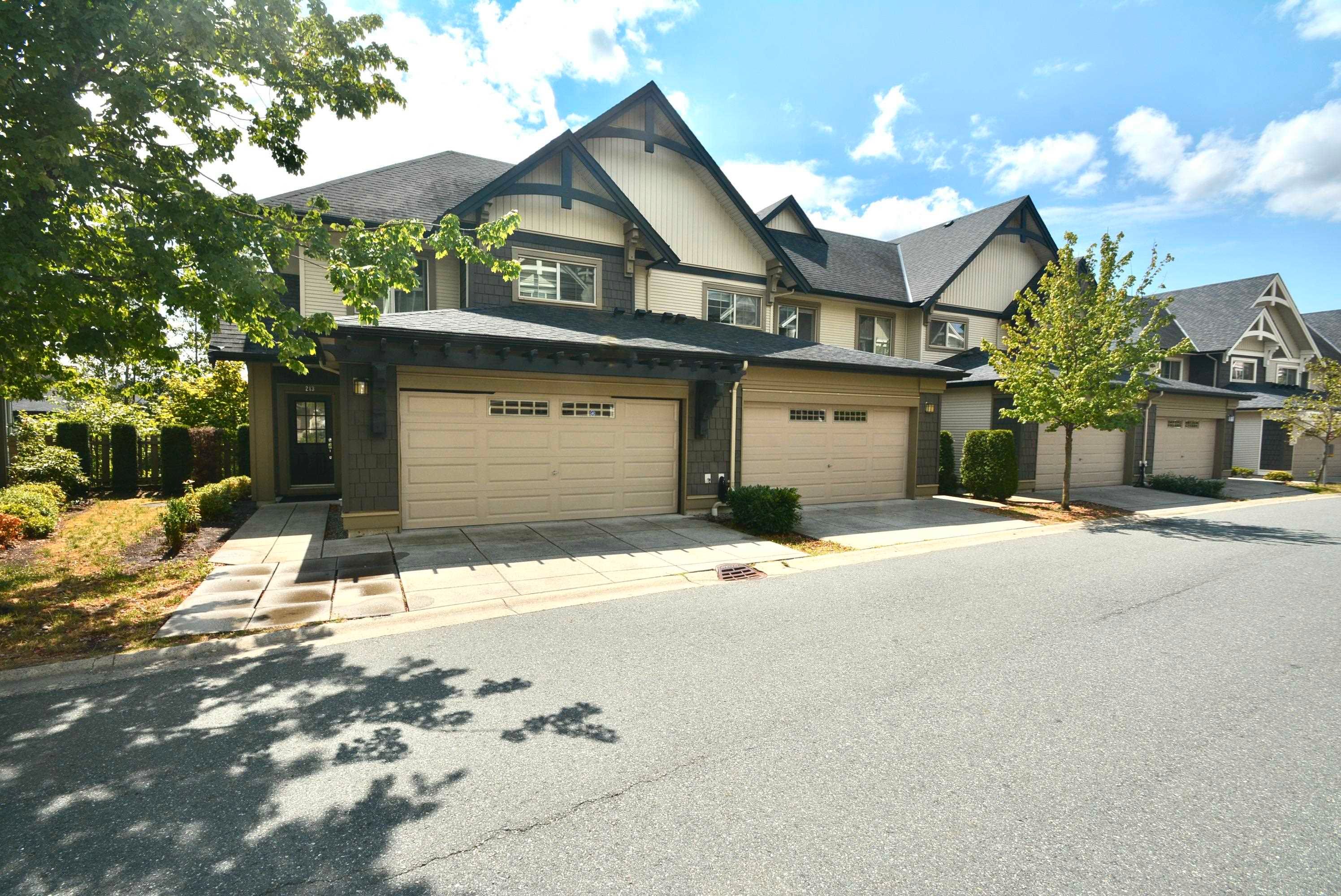 Main Photo: 213 3105 DAYANEE SPRINGS Boulevard in Coquitlam: Westwood Plateau Townhouse for sale in "Whitetail Lane II" : MLS®# R2802799
