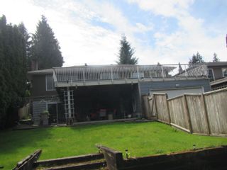 Photo 3: 3330 VIEWMOUNT Drive in Port Moody: Port Moody Centre House for sale : MLS®# R2733314