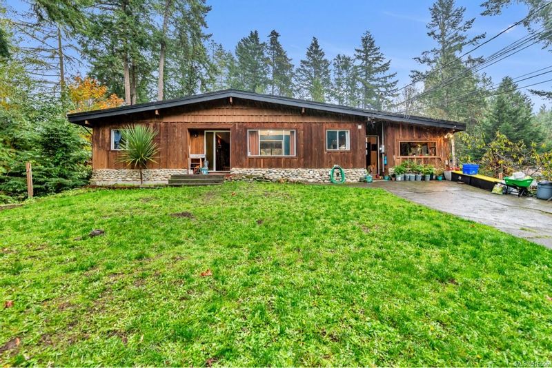 FEATURED LISTING: 2011 Idlemore Rd Sooke