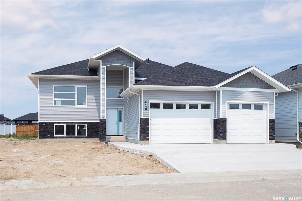 Main Photo: 416 Clubhouse Boulevard in Warman: Residential for sale : MLS®# SK942427