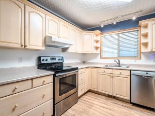 Photo 9: 3 15875 20 Avenue in Surrey: King George Corridor Manufactured Home for sale in "SEA RIDGE BAYS" (South Surrey White Rock)  : MLS®# R2749631