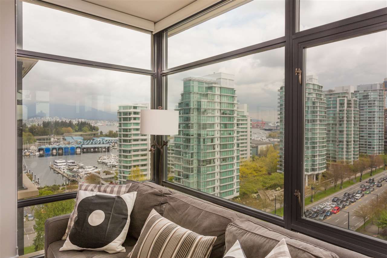 Main Photo: 1502 1863 ALBERNI Street in Vancouver: West End VW Condo for sale in "LUMIERE" (Vancouver West)  : MLS®# R2367109