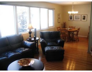 Photo 3: 856 HOLLY Avenue in WINNIPEG: Fort Garry / Whyte Ridge / St Norbert Residential for sale (South Winnipeg)  : MLS®# 2900304