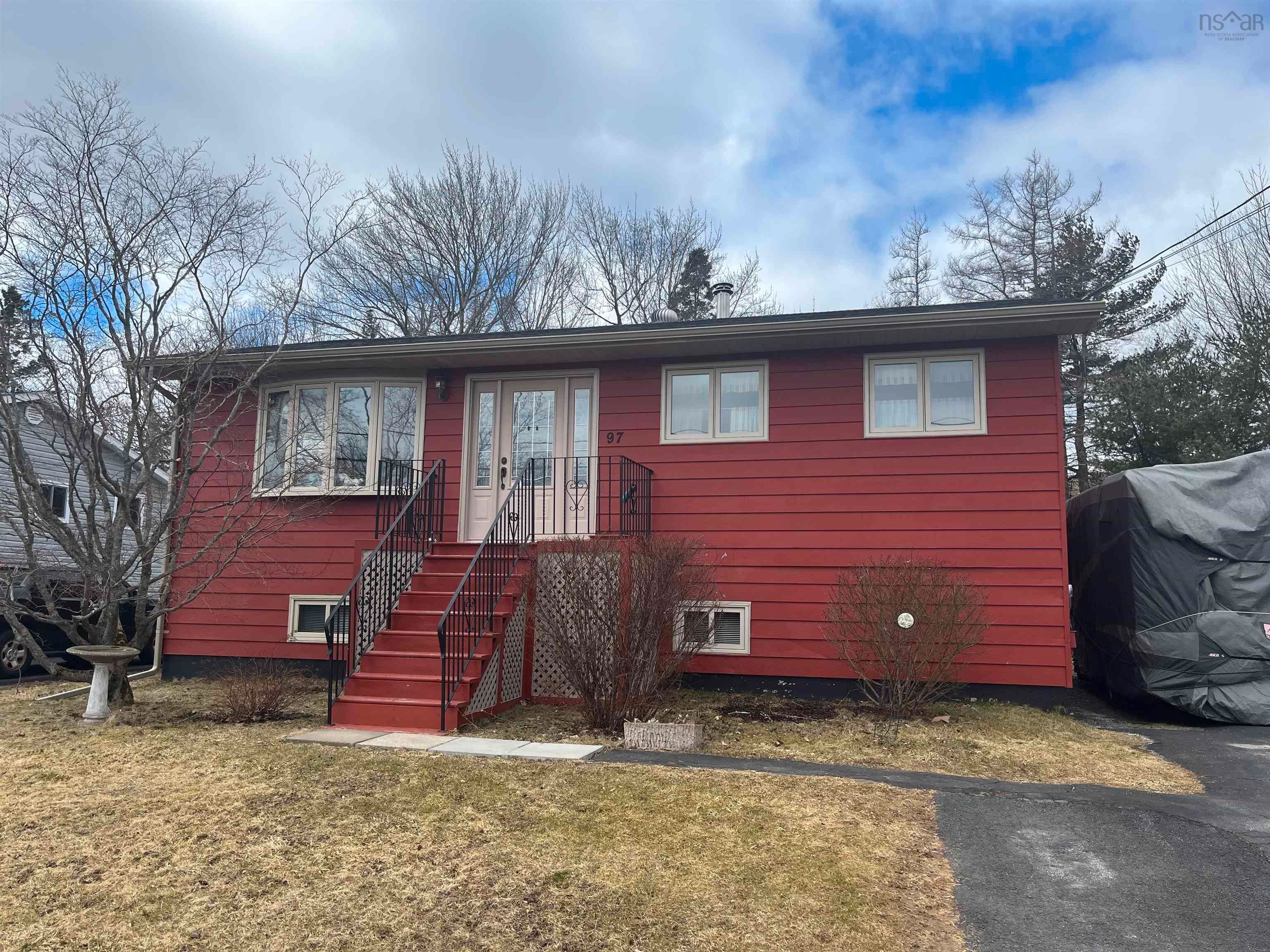 Main Photo: 97 Clermont Crescent in Dartmouth: 15-Forest Hills Residential for sale (Halifax-Dartmouth)  : MLS®# 202204969