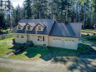 Photo 1: 9537 NASSICHUK ROAD in Powell River: House for sale : MLS®# 17977