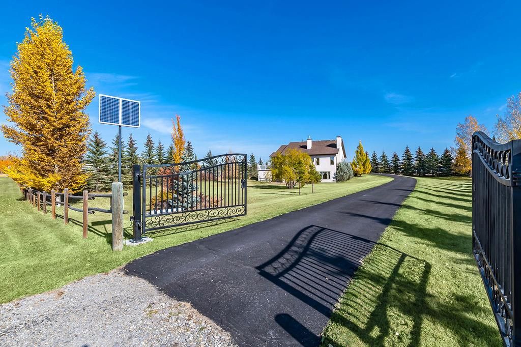 Main Photo: 322172 12 Street E: Rural Foothills County Detached for sale : MLS®# A2031392