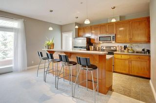 Photo 2: 4303 24 HEMLOCK Crescent SW in Calgary: Spruce Cliff Apartment for sale : MLS®# C4288072