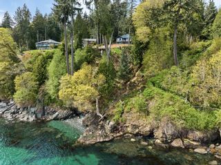 Photo 1: 2434 Lighthouse Point Rd in Sooke: Sk Sheringham Pnt House for sale : MLS®# 952542
