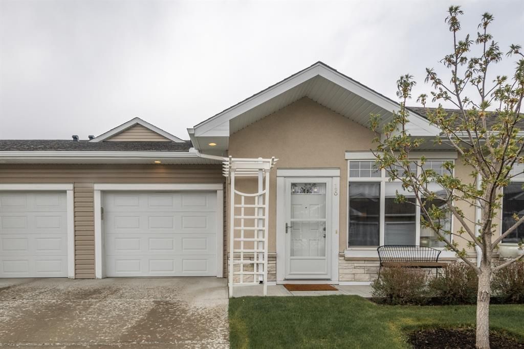 Main Photo: 16 Sunvale Place NE: High River Row/Townhouse for sale : MLS®# A1220351