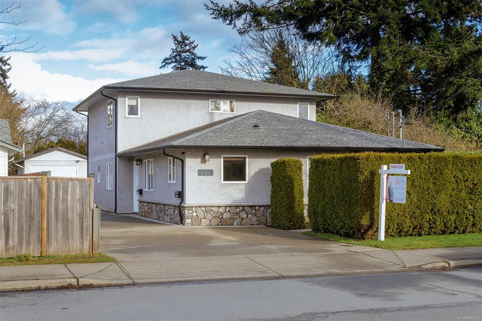 Main Photo: 2779 Winster Rd in Langford: La Mill Hill House for sale : MLS®# 895871