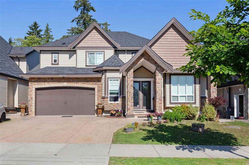 Main Photo: 8232 144A Street in Surrey: Bear Creek Green Timbers House for sale : MLS®# R2457945