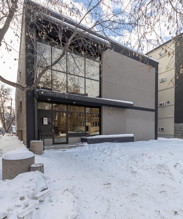 Main Photo: 10 316 Stradbrook Avenue in Winnipeg: Osborne Village Condominium for sale (1B)  : MLS®# 202302331