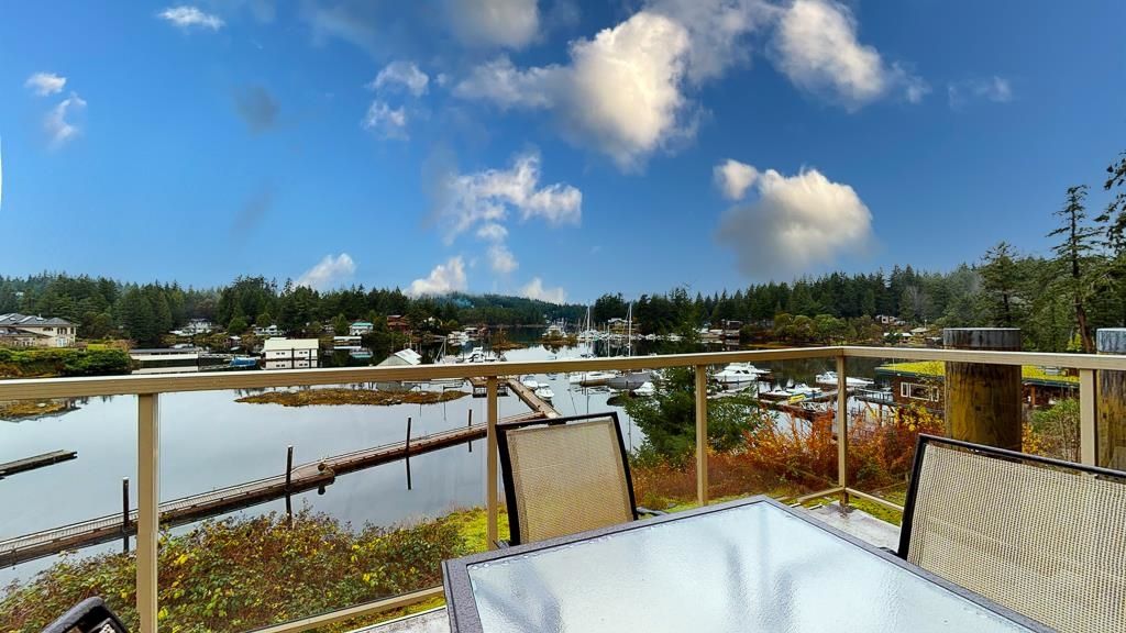 Main Photo: 5B 12849 LAGOON Road in Madeira Park: Pender Harbour Egmont Townhouse for sale in "Painted Boat Resort and Spa" (Sunshine Coast)  : MLS®# R2708541