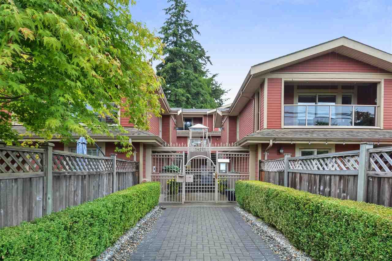 Main Photo: 6 14921 THRIFT AVENUE: White Rock Townhouse for sale (South Surrey White Rock)  : MLS®# R2285467