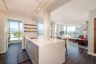 Photo 12: 603 2288 PINE Street in Vancouver: Fairview VW Condo for sale in "The Fairview" (Vancouver West)  : MLS®# R2303181
