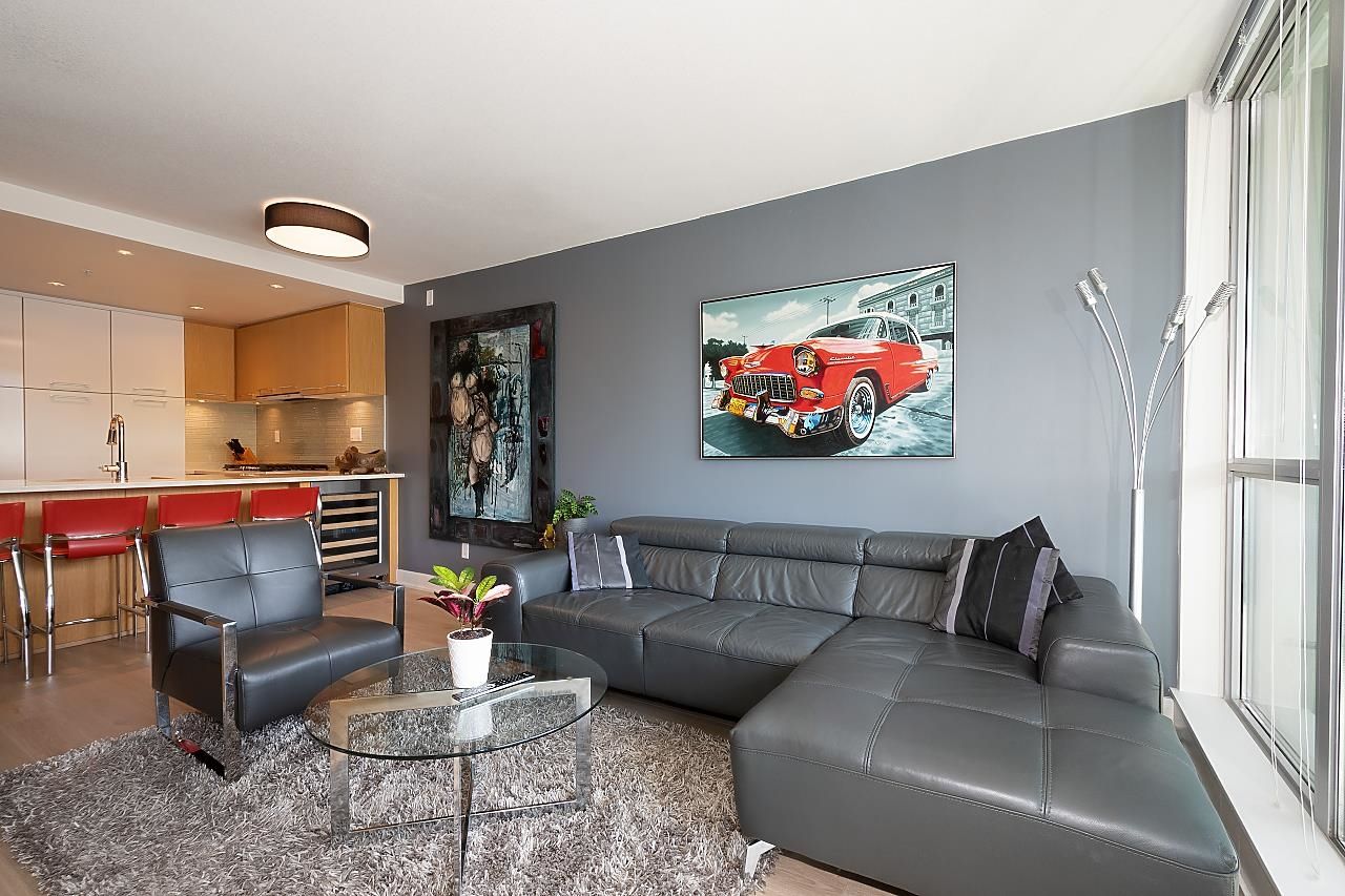 Main Photo: 429 2008 PINE Street in Vancouver: False Creek Condo for sale (Vancouver West)  : MLS®# R2699153