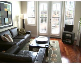 Photo 3: 2951 LAUREL Street in Vancouver: Fairview VW Townhouse for sale in "BROWNSTONE" (Vancouver West)  : MLS®# V702264