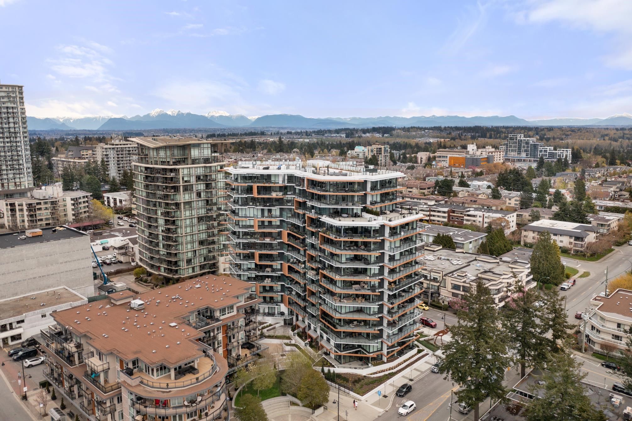 Main Photo: 301 1439 GEORGE Street: White Rock Condo for sale in "Semiah" (South Surrey White Rock)  : MLS®# R2723726
