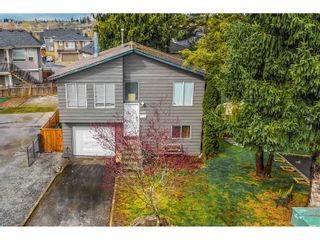 Photo 1: 3419 JUNIPER CRESCENT in Abbotsford: House for sale : MLS®# R2863968