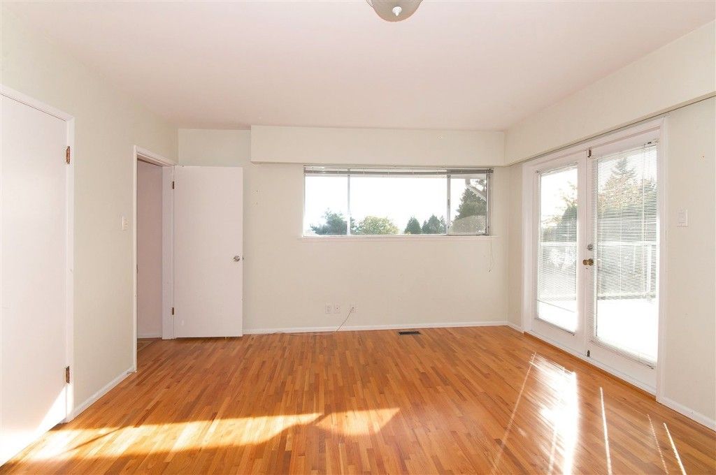 Photo 2: Photos: 1845 Palmerston Ave in West Vancouver: Queens House for rent