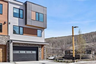 Photo 2: 54 Na'a Heights SW in Calgary: Medicine Hill Row/Townhouse for sale : MLS®# A2131383