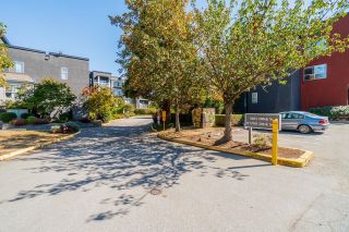 Photo 2: 314 5700 200 Street in Langley: Langley City Condo for sale in "Langley Village" : MLS®# R2722032