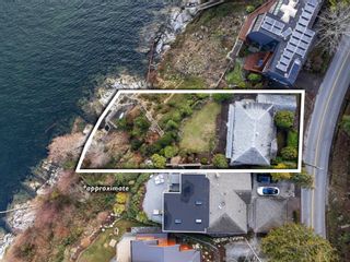 Photo 3: 727 GOWER POINT Road in Gibsons: Gibsons & Area House for sale in "Bay Area" (Sunshine Coast)  : MLS®# R2757475