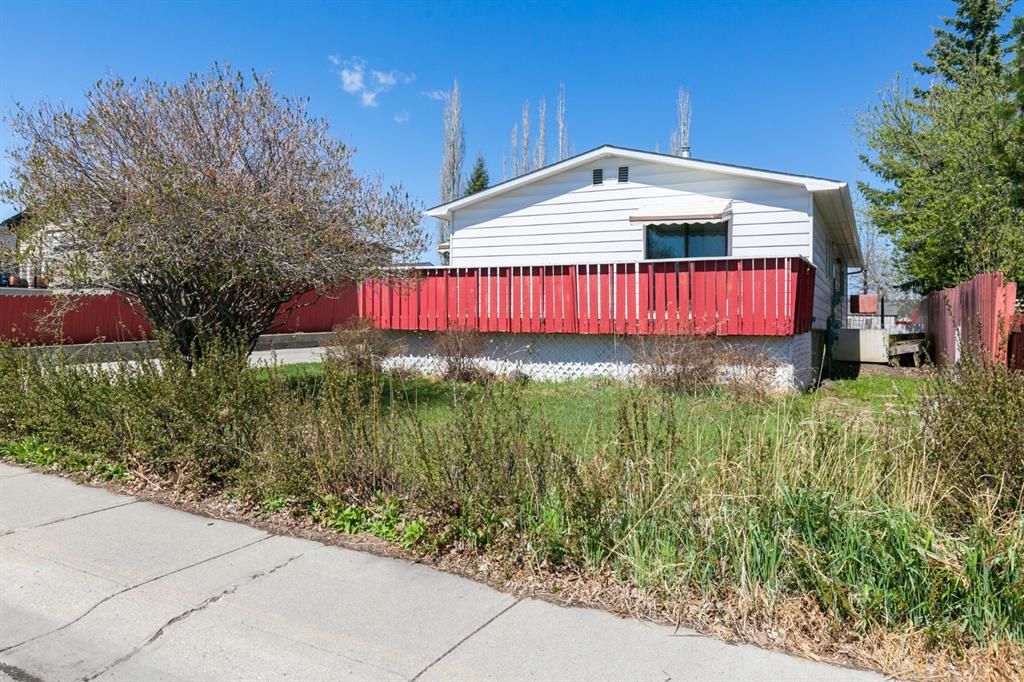 Main Photo: 115 Huntwell Road NE in Calgary: Huntington Hills Detached for sale : MLS®# A1105726