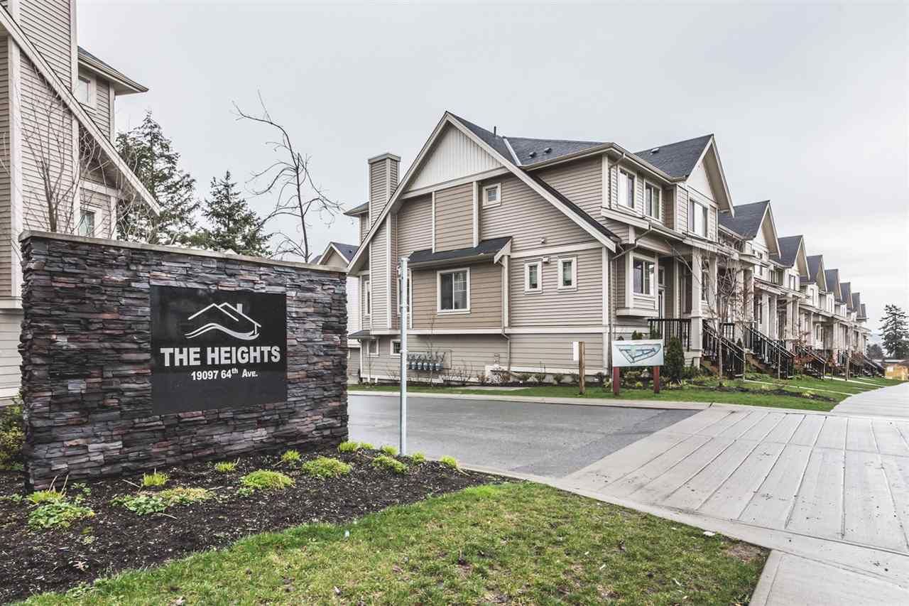 Main Photo: 32 19097 64 Avenue in Surrey: Cloverdale BC Townhouse for sale in "The Heights" (Cloverdale)  : MLS®# R2231144