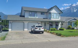 Photo 1: 1578 CANTERBURY Drive: Agassiz House for sale : MLS®# R2716330