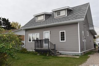 Photo 2: 900 1st Street West in Nipawin: Residential for sale : MLS®# SK910689