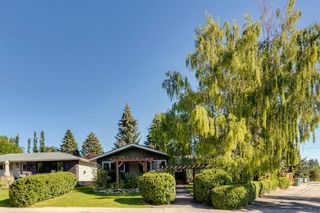 Photo 2: 12 Kelvin Place SW in Calgary: Kingsland Detached for sale : MLS®# A1241435