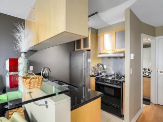 Photo 8: 505 1003 BURNABY Street in Vancouver: West End VW Condo for sale in "The Milano" (Vancouver West)  : MLS®# R2276675